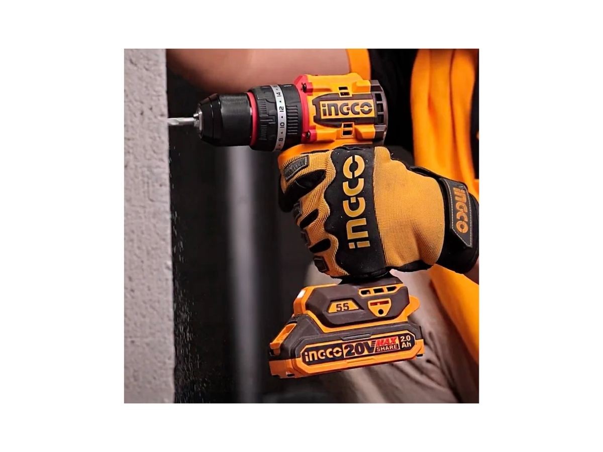 ATORNILLADOR PERCUTOR COMPACT A BATERIA 20V P20S 55NM CON 2X2AH BAT VALIJA Y MECHAS.